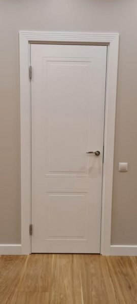 Krāsotas durvis LOZA 102 balta iekšdurvis