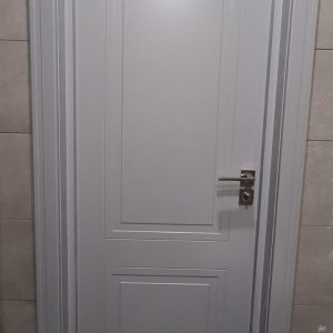 Krāsotas durvis LOZA 102 RAL7040 iekšdurvis