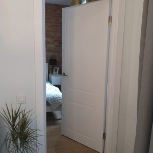 Krāsotas durvis LOZA 102 balta iekšdurvis