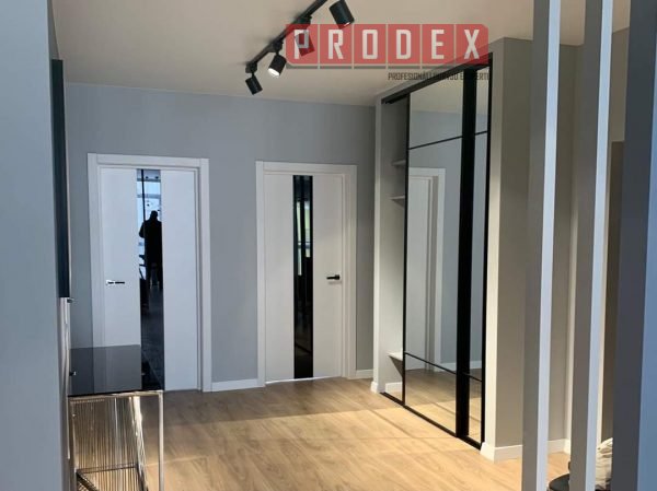 Laminētas iekšdurvis ar aluminija rāmi